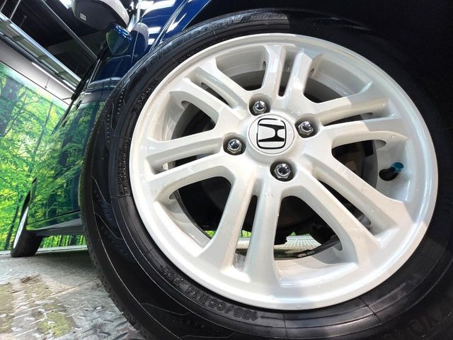 �y����14�C���`�A���~�z�C�[���z�O�ςɃ}�b�`���������A���~�z�C�[���𑕒����Ă���܂��B�e��ЊO�A���~�z�C�[����A�X�^�b�h���X�^�C�����戵�����Ă���܂��B���񂲑��k����������