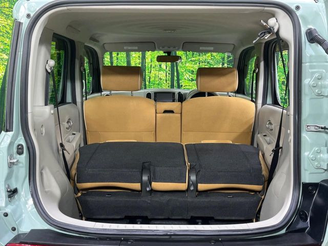 ���i�̂���������ʋ΁A���}���ɏ\���ȉ׎��X�y�[�X���m�ۂ��Ă���܂��B�Z�J���h�V�[�g��|���ƁA�傫�ȉו��̐ύڂ��\�ł���