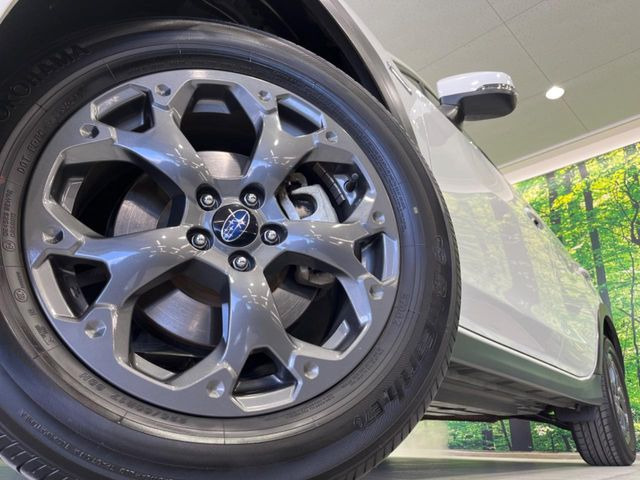 �y����17�C���`�A���~�z�C�[���z�O�ςɃ}�b�`���������A���~�z�C�[���𑕒����Ă���܂��B�e��ЊO�A���~�z�C�[����A�X�^�b�h���X�^�C�����戵�����Ă���܂��B���񂲑��k����������