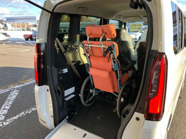 N-BOXスロープ 4WD