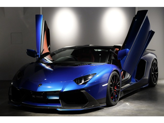 アヴェンタドールロードスターLP700-4 4WD