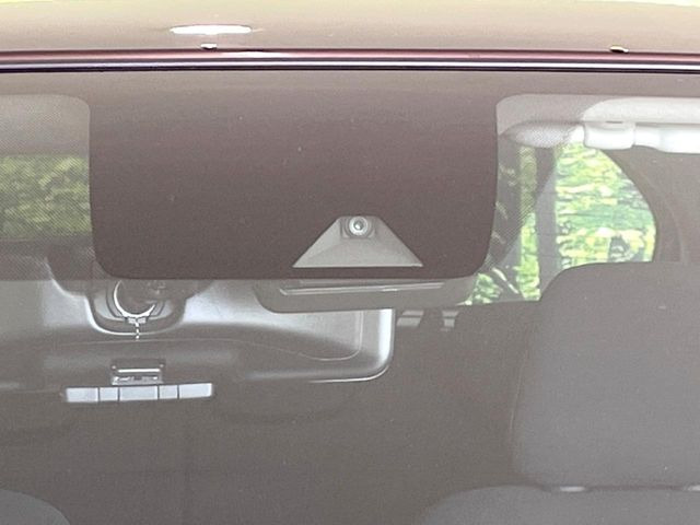 �y�C���e���W�F���g�G�}�[�W�F���V�[�u���[�L�z�t�����g�J�����őO���̎ԗ�����s�҂����m�B�Փ˂������Ȏ��͏Փ˔�Q�y���u���[�L���쓮�A�Փˉ�����T�|�[�g�B�����S�Ƀh���C�u�����y���݂��������܂��B