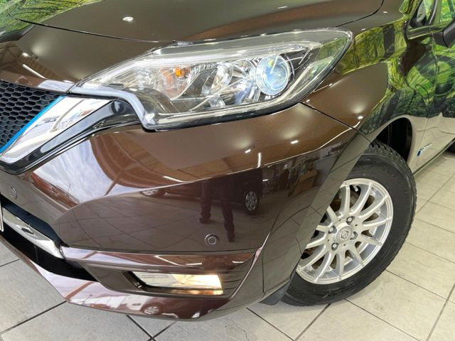 �yLED�w�b�h���C�g�z���V����ԑ��s�����ǍD�Ȏ��E���m�ۂ����S���ĉ^�]�ł��鍂�P�xLED�w�b�h���C�g�𑕔�!�_�����x�������A����d�͂��}�����Ă��܂��B