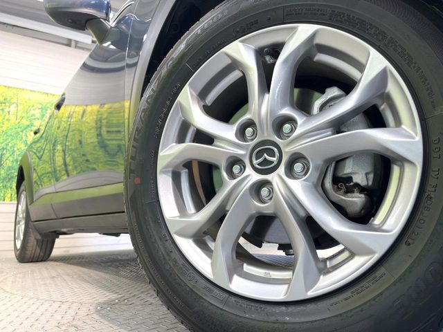 【純正アルミホイール】外観にマッチした純正アルミホイールを装着しております。各種社外アルミホイールや、スタッドレスタイヤも取扱いしております。是非ご相談ください♪