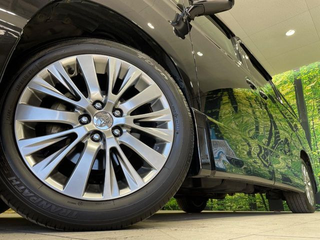 �y����18�C���`�A���~�z�C�[���z�O�ςɃ}�b�`���������A���~�z�C�[���𑕒����Ă���܂��B�e��ЊO�A���~�z�C�[����A�X�^�b�h���X�^�C�����戵�����Ă���܂��B���񂲑��k����������