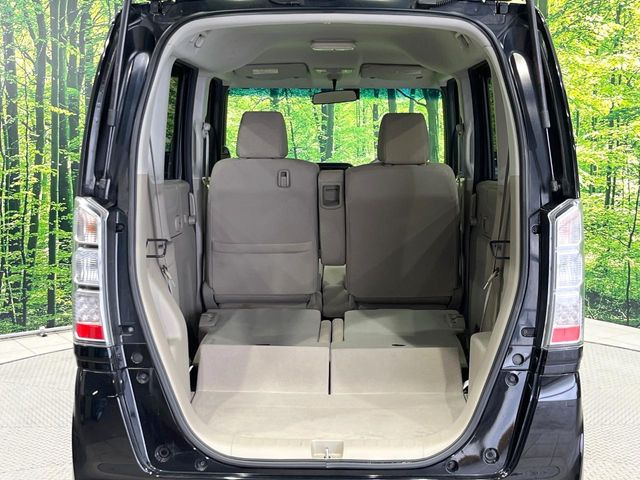 ���i�̂���������ʋ΁A���}���ɏ\���ȉ׎��X�y�[�X���m�ۂ��Ă���܂��B�Z�J���h�V�[�g��|���ƁA�傫�ȉו��̐ύڂ��\�ł���