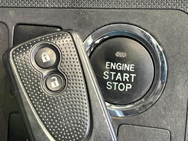 �y�L�[�t���[�V�X�e���z�J�o����|�P�b�g�ɓ��ꂽ�܂܂ł��h�A�̎{���E�������\�ȃX�}�[�g�L�[�𑕔��B�G���W���̃I���E�I�t�����J�M�����o���K�v����������Ƃ��Ă��֗��ł���