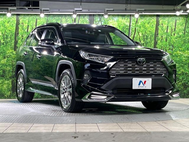 高透明度のガラス皮膜で撥水はもちろん、上質なツヤ・光沢を実現。紫外線や酸性雨から大切な愛車を保護し、色あせ・劣化を防止。「弾スプラッシュコート」、「弾プリミッサコート」からお選びいただけます。