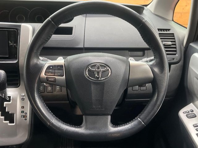 �y�����v�����X�e�A�����O�z�㎿�Ȋv���g�p���邱�ƂŁA��ɂ����������݂ƂĂ��^�]���₷���n���h���ł���