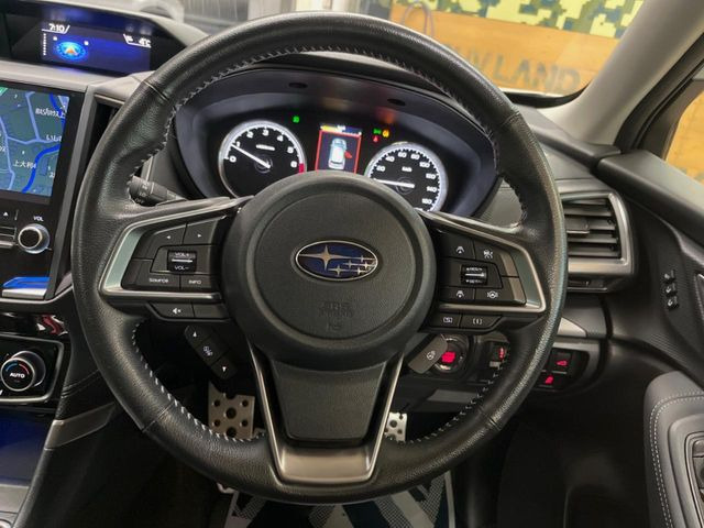 �y�����v�����X�e�A�����O�z�㎿�Ȋv���g�p���邱�ƂŁA��ɂ����������݂ƂĂ��^�]���₷���n���h���ł���