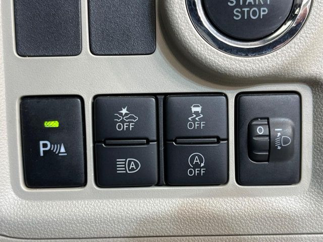 �y�X�}�[�g�A�V�X�g�z���s���ɑO���̎ԗ�����F�����A�Փ˂������Ȏ��͌x��ƃu���[�L�ŏՓˉ���Ɣ�Q�y�����A�V�X�g�B�����S�Ƀh���C�u�����y���݂��������܂��B