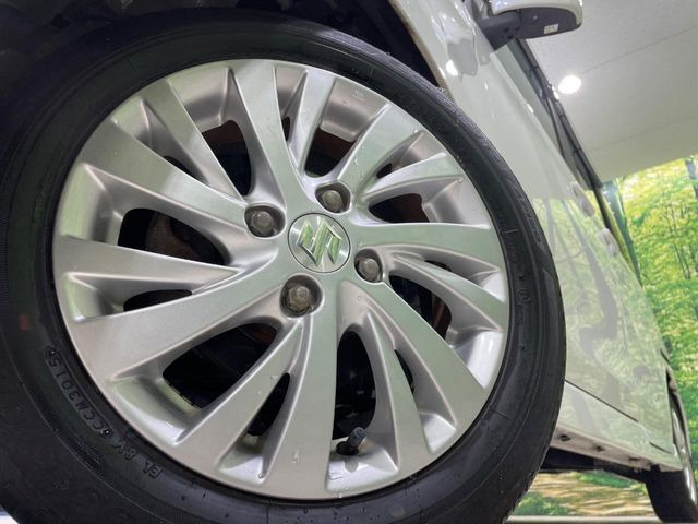 �y����14�C���`�A���~�z�C�[���z�O�ςɃ}�b�`���������A���~�z�C�[���𑕒����Ă���܂��B�e��ЊO�A���~�z�C�[����A�X�^�b�h���X�^�C�����戵�����Ă���܂��B���񂲑��k����������