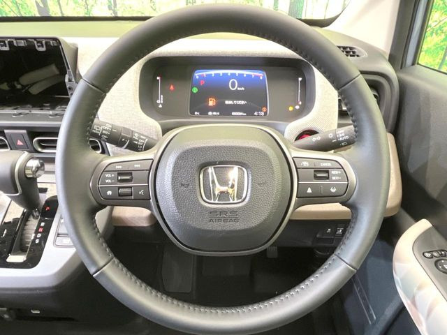 �y�����v�����X�e�A�����O�z�㎿�Ȋv���g�p���邱�ƂŁA��ɂ����������݂ƂĂ��^�]���₷���n���h���ł���