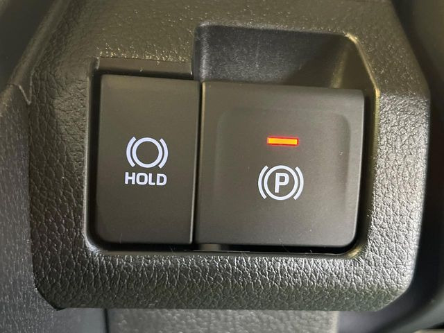 �y�I�[�g�u���[�L�z�[���h�z�M���҂���a�؂Œ�Ԏ��Ƀu���[�L���瑫�𗣂��Ă��A��~��Ԃ�ێ����Ă���܂��B�O�i����Ƃ��̓A�N�Z���𓥂߂Ύ����ŉ��������̂ň��S��X���^�]���y�ɂȂ�܂���