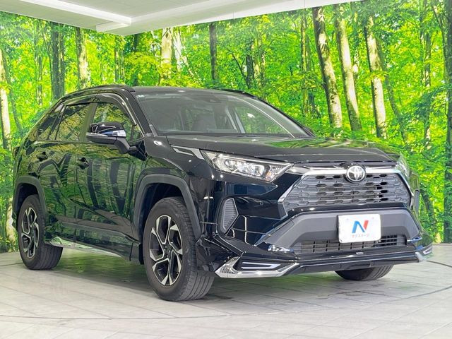 高透明度のガラス皮膜で撥水はもちろん、上質なツヤ・光沢を実現。紫外線や酸性雨から大切な愛車を保護し、色あせ・劣化を防止。「弾スプラッシュコート」、「弾プリミッサコート」からお選びいただけます。