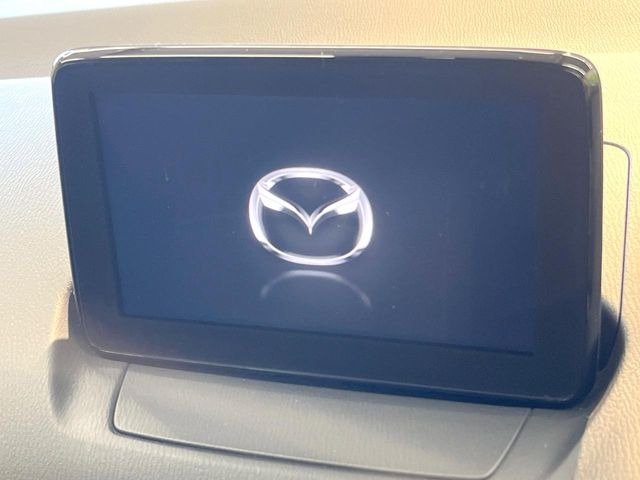 【メーカー純正ナビ】インテリアに溶け込むスタイリッシュな「専用設計」メーカーナビを装備♪視認性や操作性など基本性能にも優れ、より上質なカーライフをお楽しみいただけます。