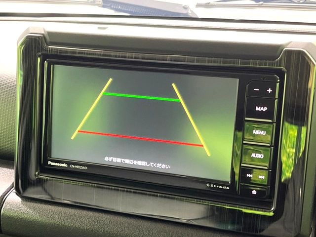 【バックカメラ】駐車時に後方がリアルタイム映像で確認できます。大型商業施設や立体駐車場での駐車時や、夜間のバック時に大活躍!運転スキルに関わらず、今や必須となった装備のひとつです!