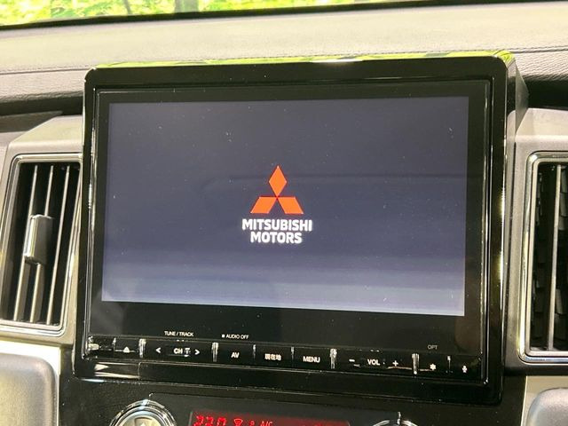 �y�������ʃi�r�z�l�C�̑�^10�C���`�i�r�𑕔��B���݊��̂�����ʂ̓C���p�N�g��!�i�r���p���̃}�b�v�\���͌��₷���A�e���r��DVD�͗Տꊴ���A�b�v!�����̃h���C�u���O�b�Ɗy�����Ȃ�܂���