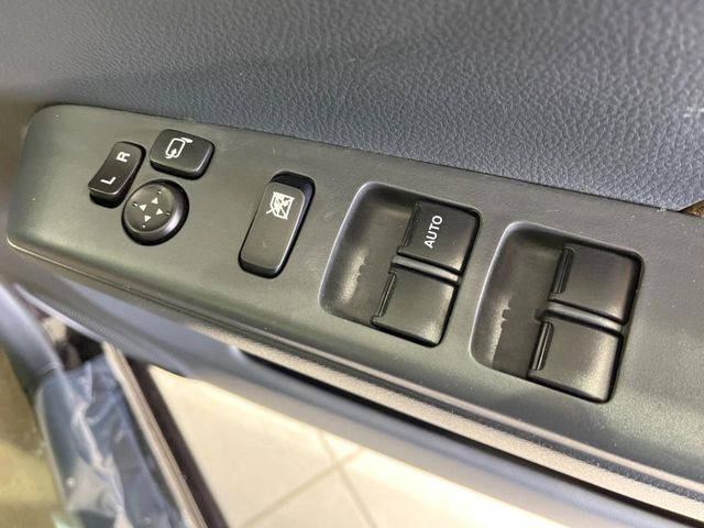 �y�d���i�[�~���[�z�T�C�h�~���[�͓d���i�[���ƂȂ��Ă���A�������ԏ�ł��L�Y�������X�N��}�����܂��B