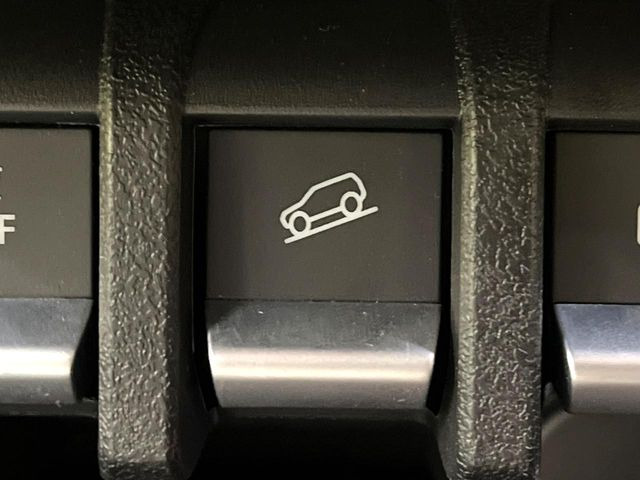 �y�_�E���q���A�V�X�g�z�}�ȍ⓹������Ƃ��Ɏ����Ńu���[�L�𐧌�A���̒ᑬ�x��ۂ��܂��B�ᓹ�∫�H�ȂǊ���₷���H�ʂ̉����ł��^�C�������b�N���Ȃ�������S!�n���h������ɏW���ł��܂�!