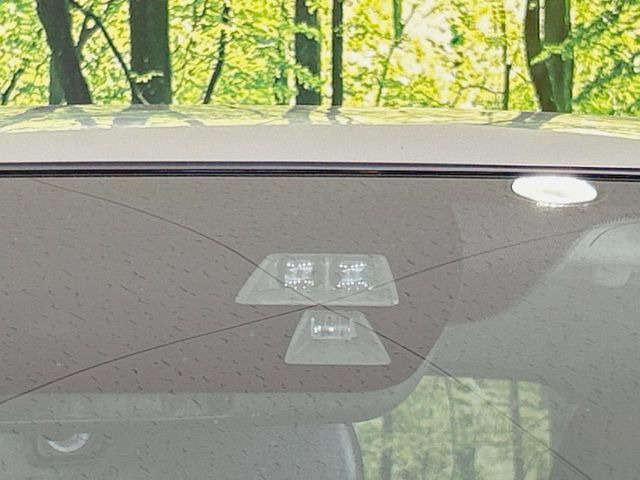 �y�X�}�[�g�V�e�B�u���[�L�T�|�[�g�z�ᑬ���s���ɑO���̎ԗ�����F�����A�Փ˂������Ȏ��͌x��ƃu���[�L�ŏՓˉ���Ɣ�Q�y�����A�V�X�g�B�����S�Ƀh���C�u�����y���݂��������܂��B