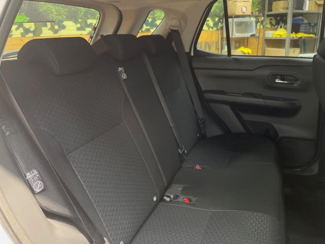 ���i���ȃI���W�i���t���A�}�b�g���I�v�V�����ɂĂ��p�ӂ��Ă���܂��B���D���ȃf�U�C����J���[�����Ԃɍ��킹�đI��ł����������Ƃ��ł��܂���