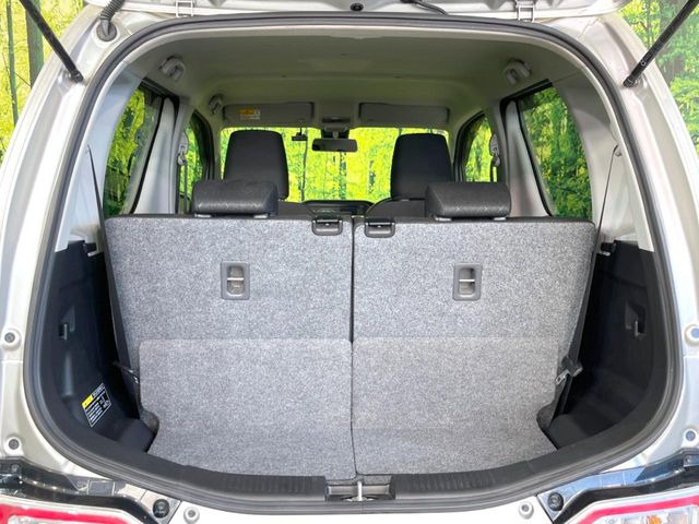 ���i�̂���������ʋ΁A���}���ɏ\���ȉ׎��X�y�[�X���m�ۂ��Ă���܂��B�Z�J���h�V�[�g��|���ƁA�傫�ȉו��̐ύڂ��\�ł���