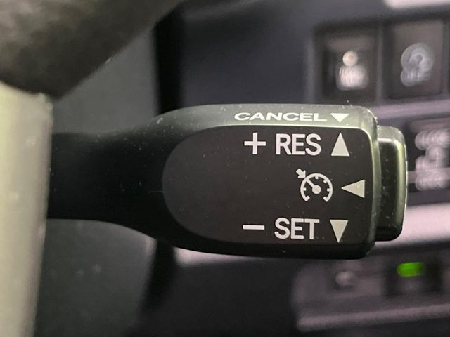 �y�N���[�Y�R���g���[���z�������H�����N���N���s�B�A�N�Z���𗣂��Ă���葬�x�ő��s���ł��A�������^�]���̕��S���y��!�����E�������ȒP�ȃX�C�b�`����Œ����ł��܂��B