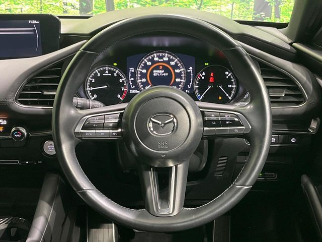 �y�����v�����X�e�A�����O�z�㎿�Ȋv���g�p���邱�ƂŁA��ɂ����������݂ƂĂ��^�]���₷���n���h���ł���