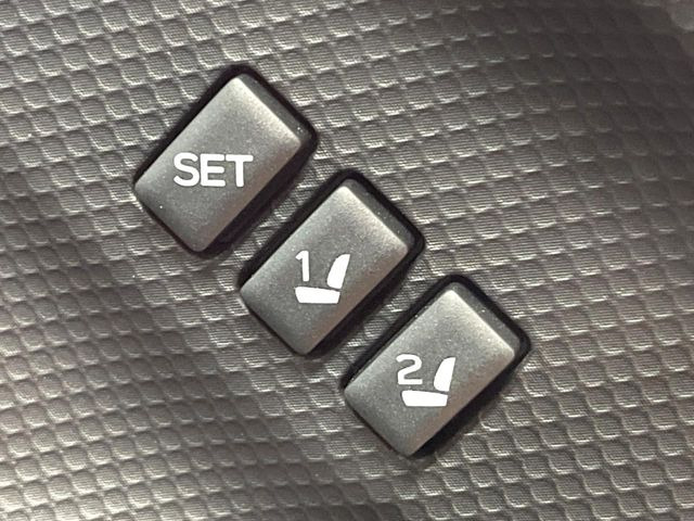 �y�������[�V�[�g�z�h���C�o�[���Ƃɐݒ肵���V�[�g�ʒu���L�����āA�{�^����Ő؂�ւ��ł���֗��ȋ@�\!�^�]����������������������邲�ƒ�ɂ������߂ł���