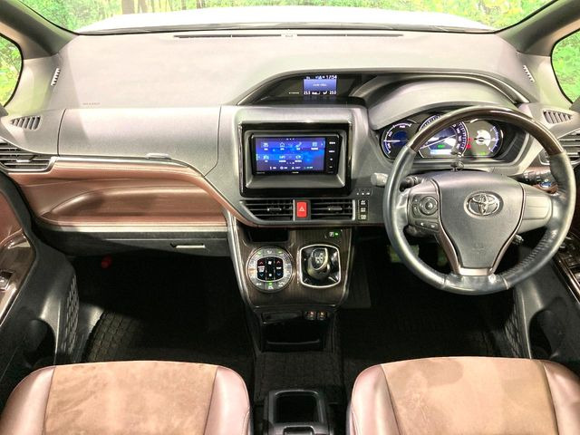 エスクァイアハイブリッド1.8 Gi プレミアムパッケージ