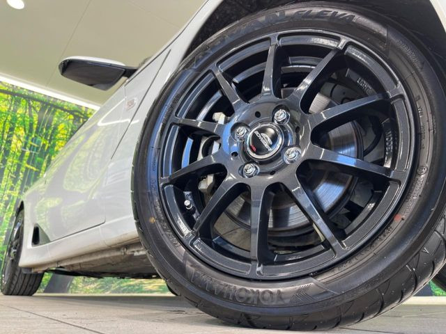 �y16�C���`�A���~�z�C�[���z�O�ςɃ}�b�`�����A���~�z�C�[���𑕒����Ă���܂��B�e��A���~�z�C�[����A�X�^�b�h���X�^�C�����戵�����Ă���܂��B���񂲑��k����������