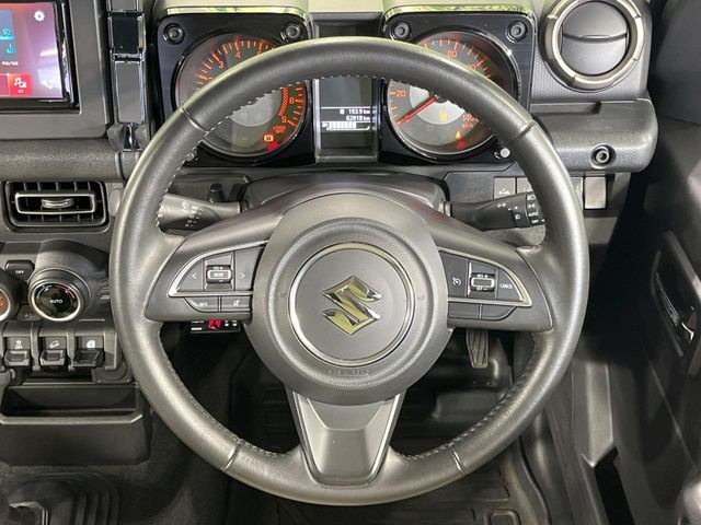 �y�����v�����X�e�A�����O�z�㎿�Ȋv���g�p���邱�ƂŁA��ɂ����������݂ƂĂ��^�]���₷���n���h���ł���