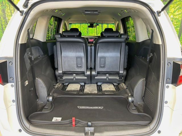 ���i�̂���������ʋ΁A���}���ɏ\���ȉ׎��X�y�[�X���m�ۂ��Ă���܂��B�Z�J���h�V�[�g��|���ƁA�傫�ȉו��̐ύڂ��\�ł���