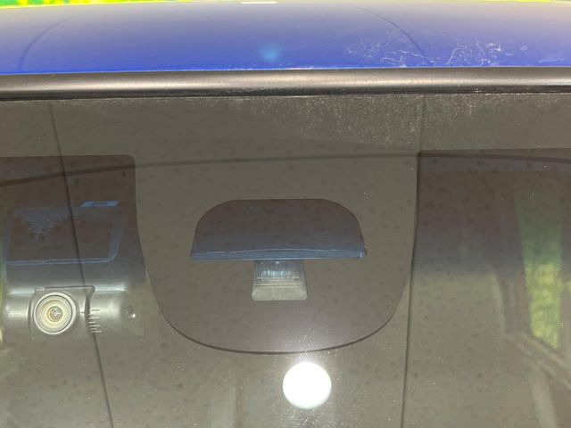 �y�V�e�B�u���[�L�A�N�e�B�u�V�X�e���z�ᑬ���s���ɑO���̎ԗ�����F�����A�Փ˂������Ȏ��͌x��ƃu���[�L�ŏՓˉ���Ɣ�Q�y�����A�V�X�g�B�����S�Ƀh���C�u�����y���݂��������܂��B