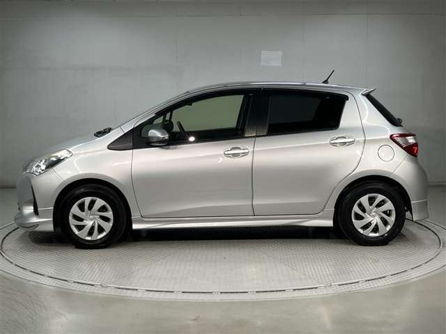 ヴィッツ1.0 F