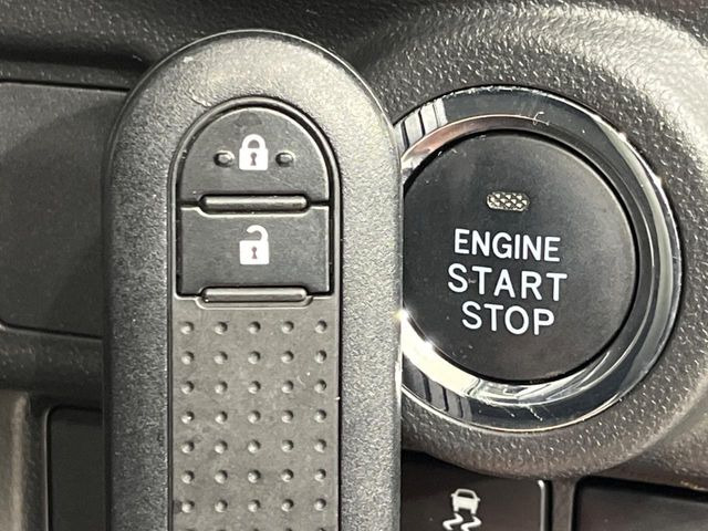 �y�L�[�t���[�V�X�e���z�J�o����|�P�b�g�ɓ��ꂽ�܂܂ł��h�A�̎{���E�������\�ȃX�}�[�g�L�[�𑕔��B�G���W���̃I���E�I�t�����J�M�����o���K�v����������Ƃ��Ă��֗��ł���