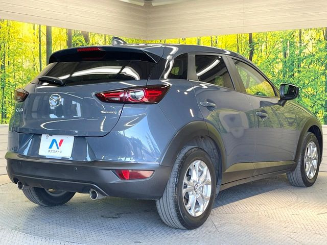 大好評を頂いておりますボディの弾スプラッシュコートも好評受付中。通常のガラスコートと異なる、耐久年数6年の無機質ガラスコーティングが、ボディをキレイな状態に保ってくれます。