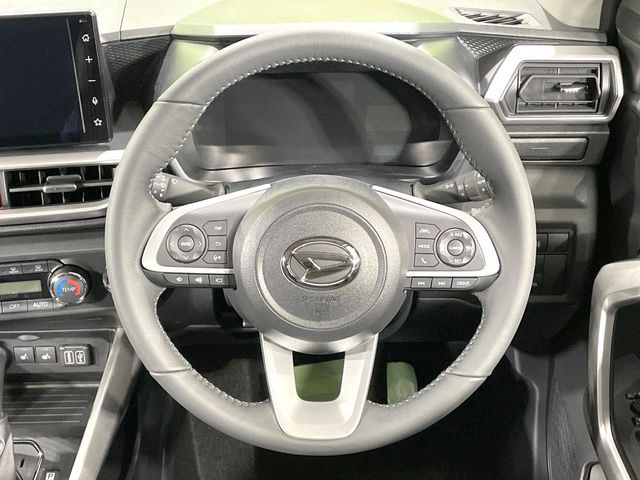 �y�����v�����X�e�A�����O�z�㎿�Ȋv���g�p���邱�ƂŁA��ɂ����������݂ƂĂ��^�]���₷���n���h���ł���