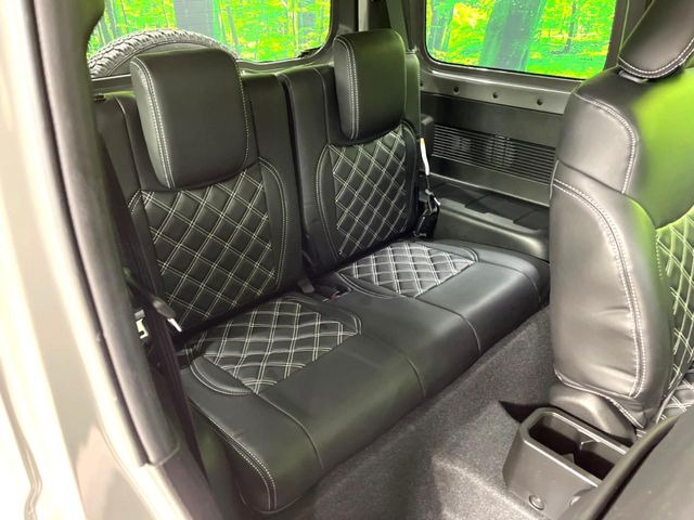 後部座席も気になるようなキズ・汚れやへたり等、大きなダメージはなく、良好な状態です。