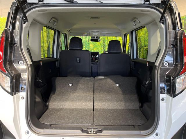 ���i�̂���������ʋ΁A���}���ɏ\���ȉ׎��X�y�[�X���m�ۂ��Ă���܂��B�Z�J���h�V�[�g��|���ƁA�傫�ȉו��̐ύڂ��\�ł���