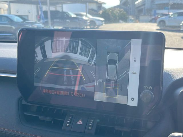 �y�p�m���~�b�N�r���[���j�^�[�z��p�̃J�����ɂ��A�ォ�猩���낵���悤�Ȏ��_��360�x�N���}�̎��͂��m�F���邱�Ƃ��ł��܂������p�������m�F���₷���A�����ꏊ�ł̐؂�Ԃ��⒓�Ԃ��X���[�Y�ɍs���܂��B