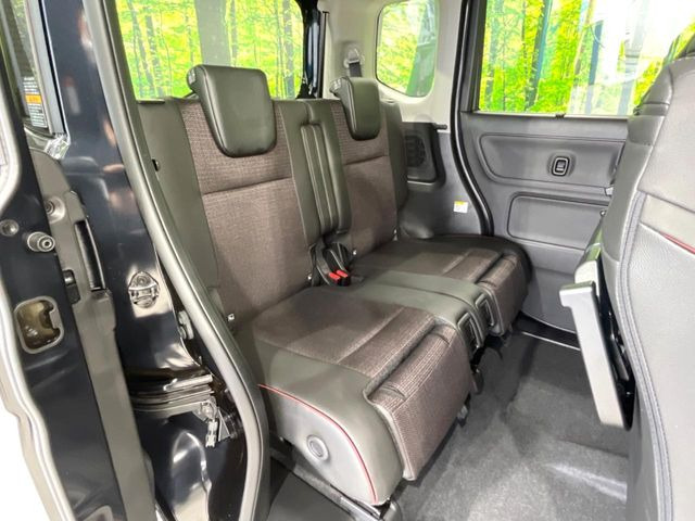 ���i���ȃI���W�i���t���A�}�b�g���I�v�V�����ɂĂ��p�ӂ��Ă���܂��B���D���ȃf�U�C����J���[�����Ԃɍ��킹�đI��ł����������Ƃ��ł��܂���