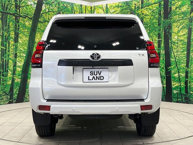 安心の最長10年・走行無制限保証(有償)をご用意。保証内容も充実はもちろん、無料点検&オイル交換や、年中無休の全国・24時間ロードサービスも付帯されておりますのでご安心下さい。