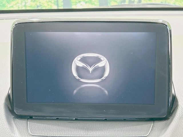 �y�}�c�_�R�l�N�g�i�r�z�ԓ��̕��͋C�Ƀ}�b�`������̌^�^�C�v�̃i�r�B�e����q�ݒ��Bluetooth�Đ����A�l�X�ȋ@�\���y���߂܂��B�����I�ȃ_�C�������삪�\�ŁA�g��������ǍD�ł��B