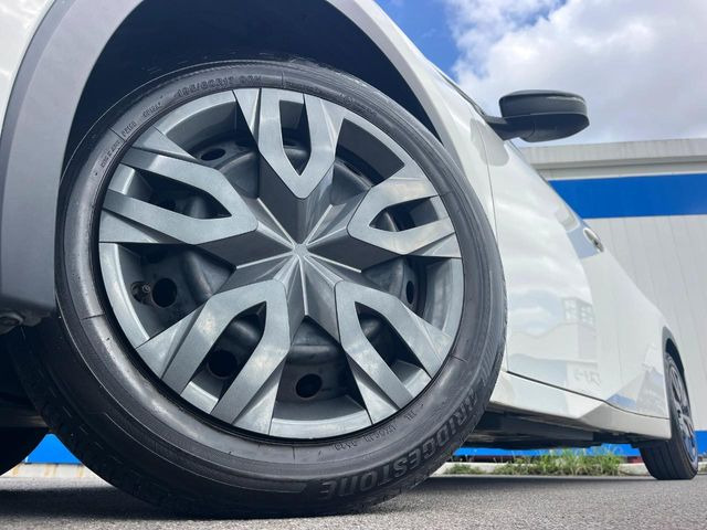 【純正17インチアルミホイール】外観にマッチした純正アルミホイールを装着しております。各種社外アルミホイールや、スタッドレスタイヤも取扱いしております。是非ご相談ください♪