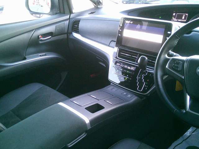 ���Ӓ菑�t���ň��S����O�ҋ@��(JAAA���{�����ԊӒ苦��)�̃v���Ӓ�m�ɂ���Ď��q��Ԃׂ̍��ȕ����܂ŊӒ���s�Ȃ��Ă��܂�!���ÎԂ̕s��������������S�ł��܂���!