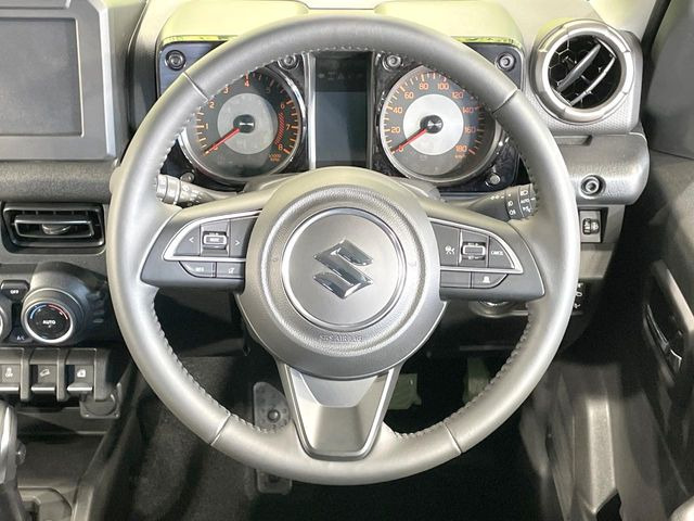 �y�����v�����X�e�A�����O�z�㎿�Ȋv���g�p���邱�ƂŁA��ɂ����������݂ƂĂ��^�]���₷���n���h���ł���