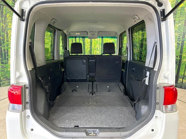 ���i�̂���������ʋ΁A���}���ɏ\���ȉ׎��X�y�[�X���m�ۂ��Ă���܂��B�Z�J���h�V�[�g��|���ƁA�傫�ȉו��̐ύڂ��\�ł���