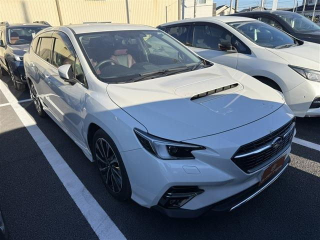 レヴォーグ(スバル) 2.4 STI スポーツR EX 4WD　禁煙車 4WD 純正11.2インチナビ付デ 中古車画像